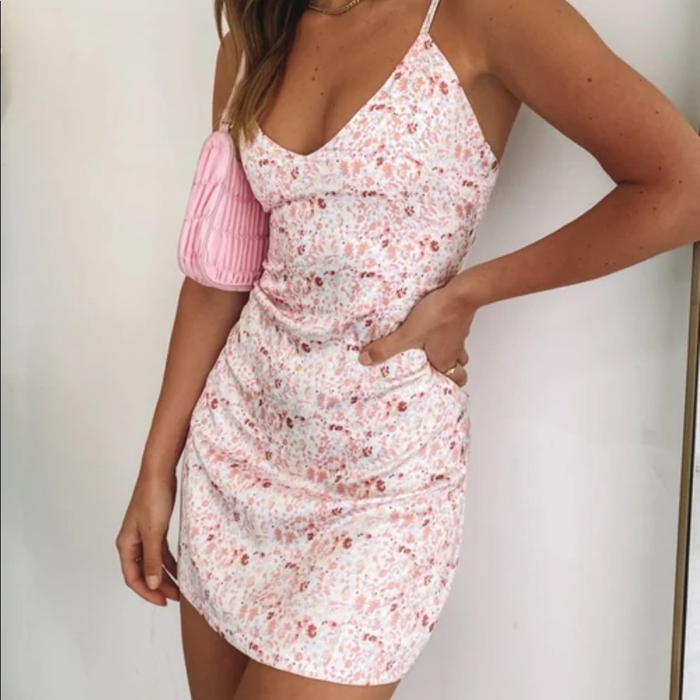 Beginning boutique Abi mini floral satin dress NWT